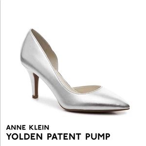 Anne Klein size 8M silver pump